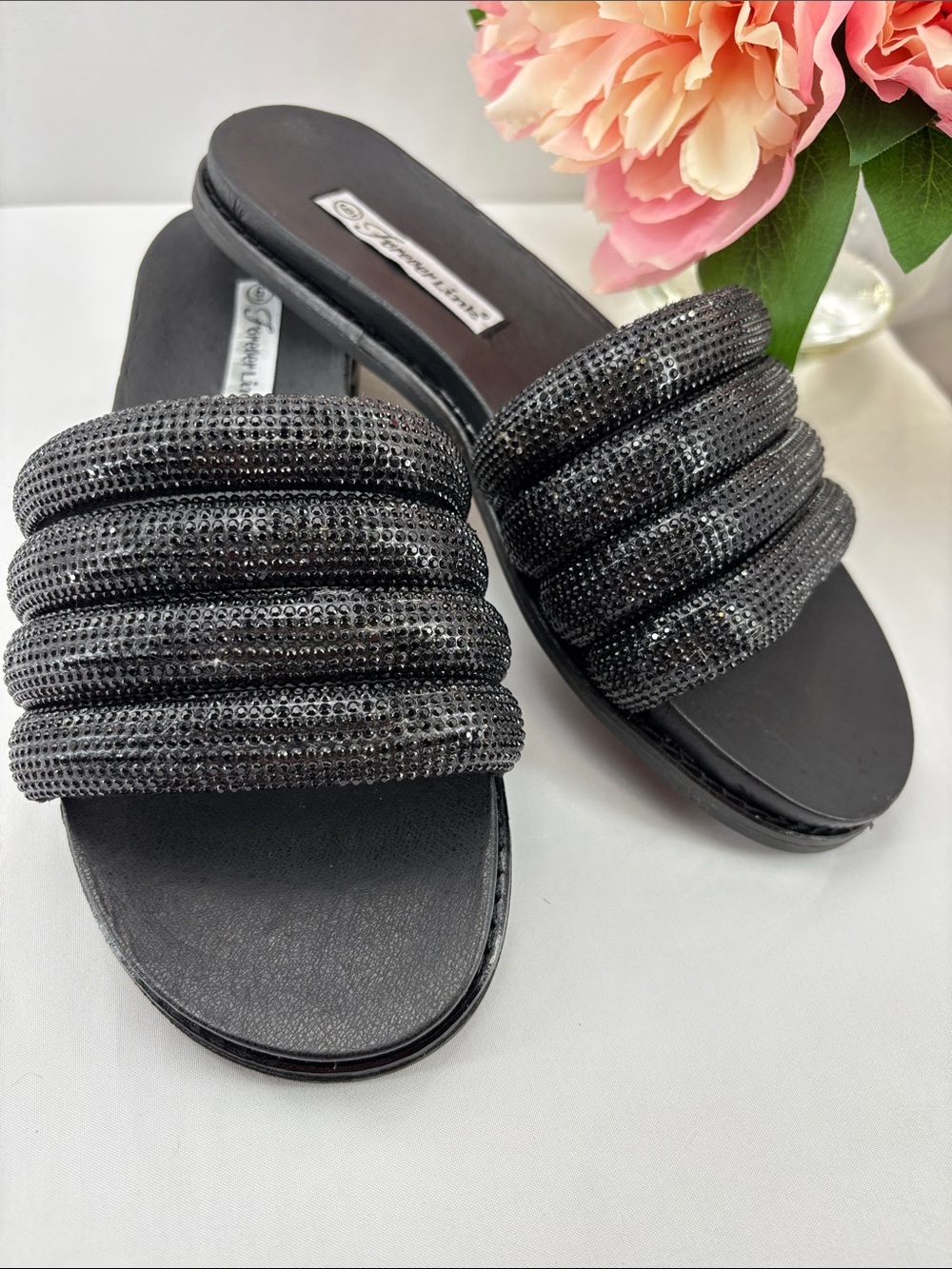 Forever Womens 6 Link Black Quilted Sequin Slide Sandals #739